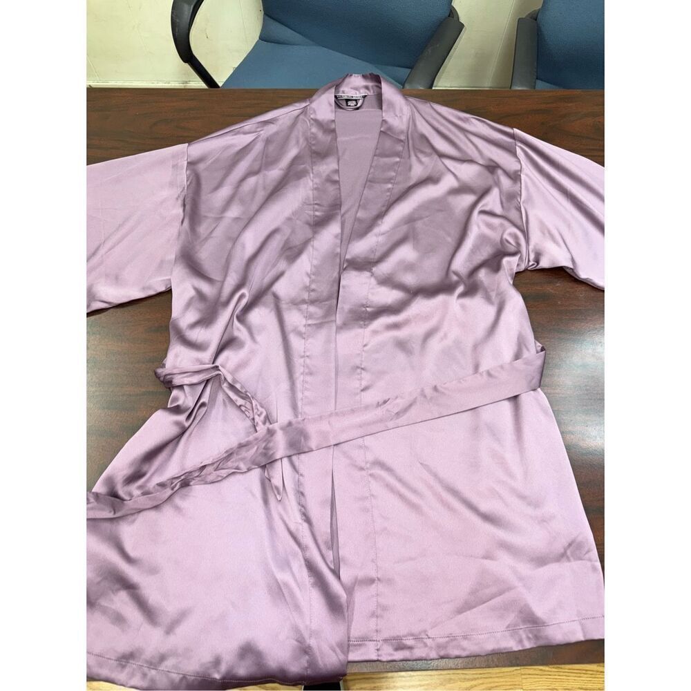 Victoria’s Secret Mauve-Purple Colored Robe Size Medium/Large